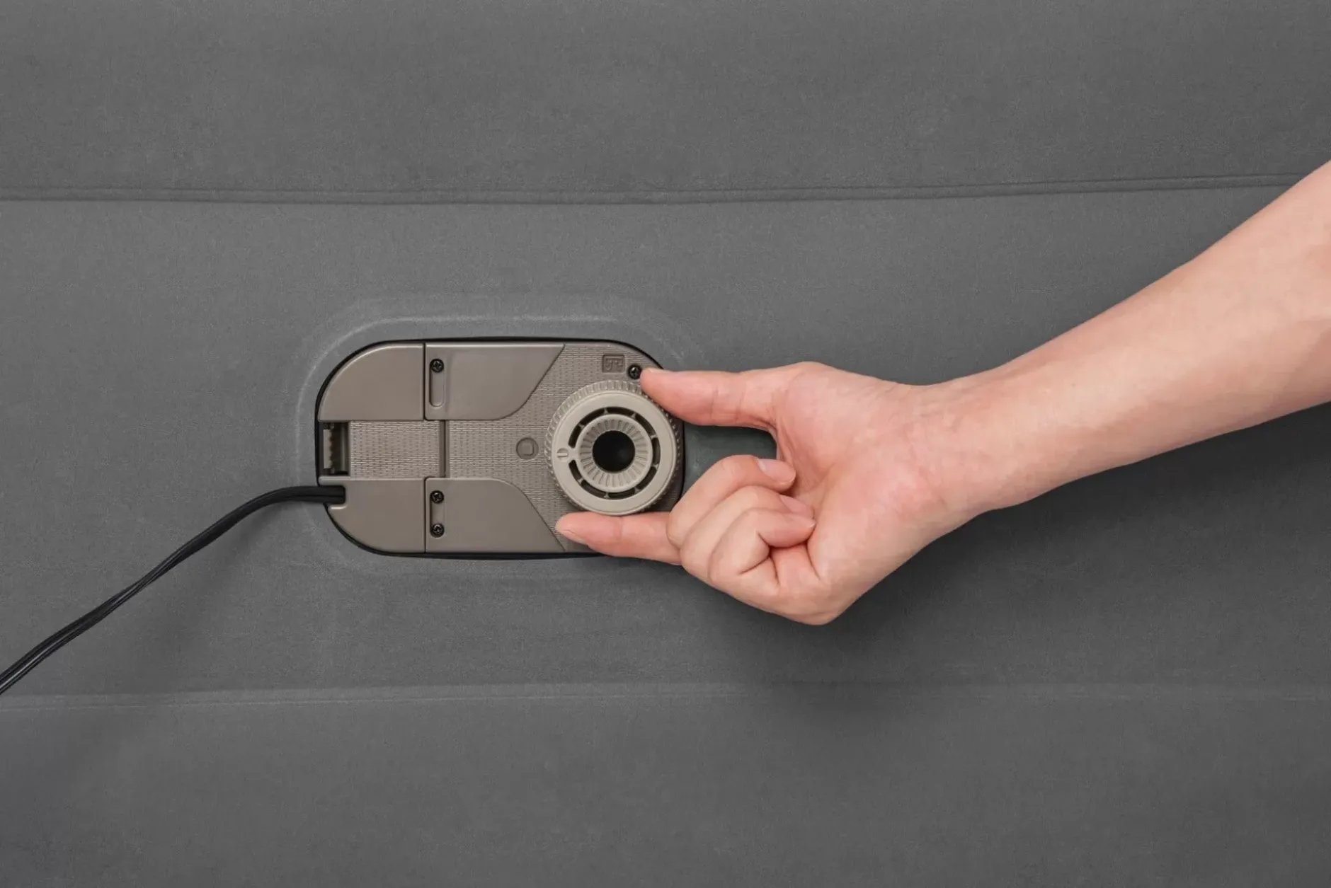 Cheap Tritech Air Mattress Queen 18" With Headboard, Built-In Ac Pump And Antimicrobial Coating Indoor Air Mattresses